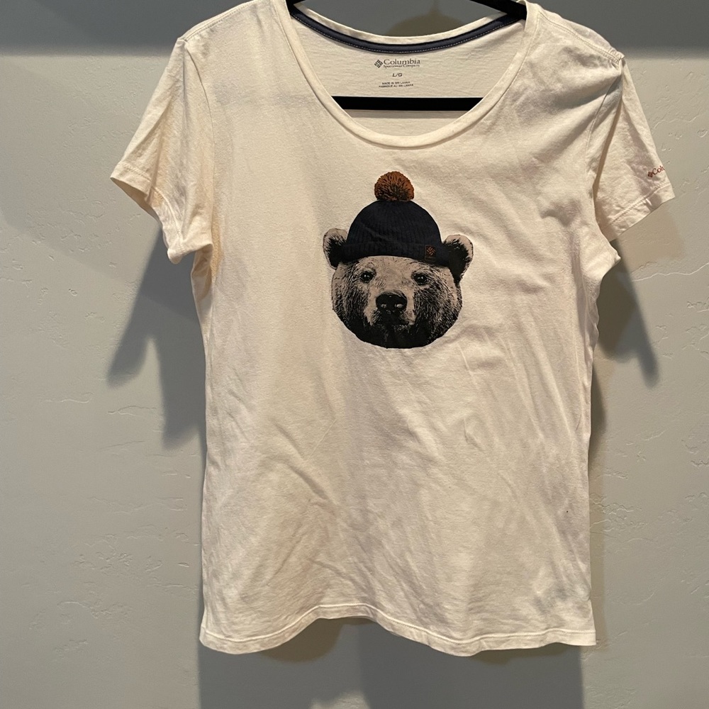 COLUMBIA GRAPHIC TEE!